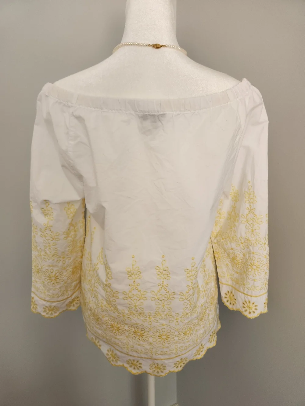 Talbots White Off-Shoulder Top with Yellow Embroidery SP